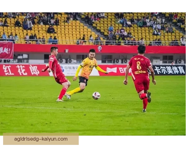 新赛季足球直播盛宴开启，精彩赛事线上同步观看，球迷期待狂欢时刻到来。