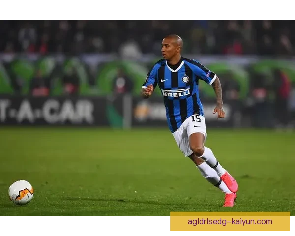 伊萨克森在本赛季中展现出稳健的状态与团队贡献，备受关注