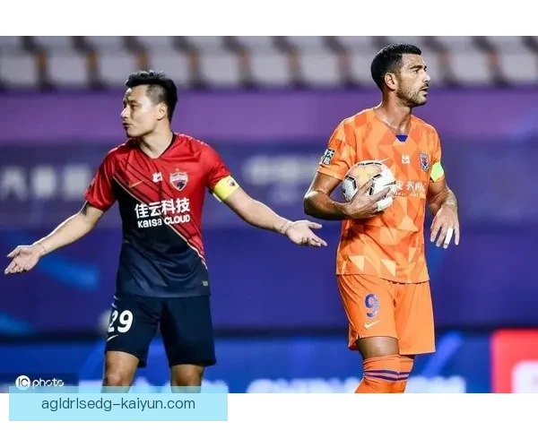 克鲁伊夫在球队中展现核心作用，状态回暖令人期待