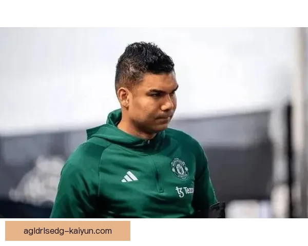 卡塞米罗技术特点分析：控制中场，拦截稳健，传球精准，覆压比赛节奏。