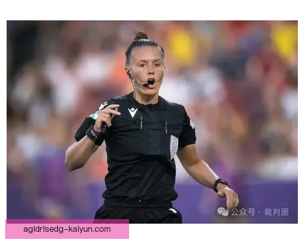 女足欧冠青年新星表现稳健，未来潜力引发关注